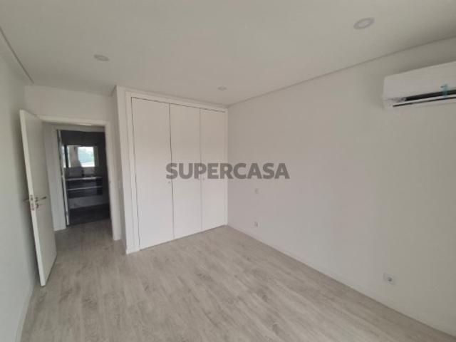 Apartamento T3 + 1 Novo em Paio Pires