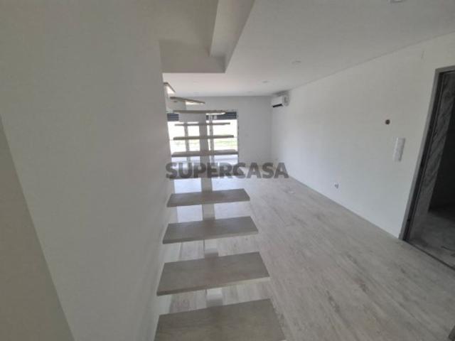 Apartamento T3 + 1 Novo em Paio Pires
