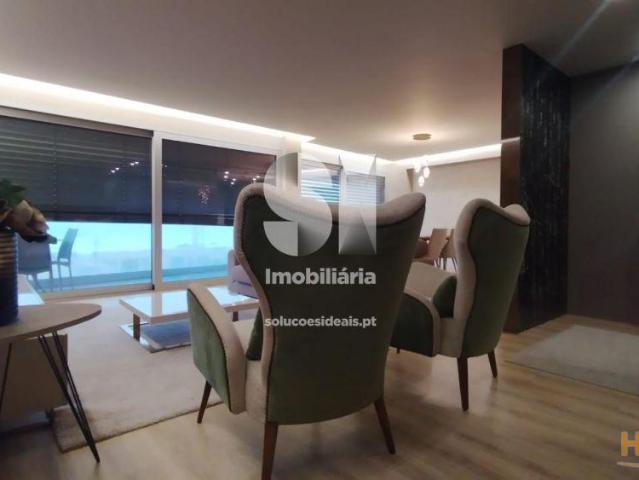 Apartamento T3 1ª linha de mar | 26024052727