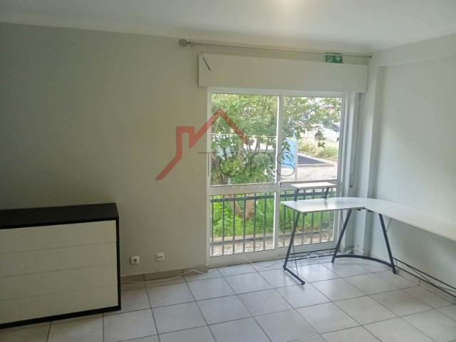 APARTAMENTO T3 + 2 CASAS DE BANHO + CAVE