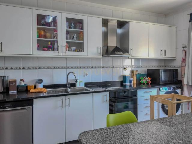Apartamento T3, 2 Varandas, Garagem e Arrumo Valongo