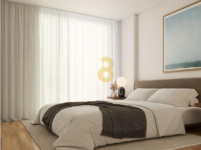 Apartamento T3, 2 varandas, 2 lugares de estacionamento