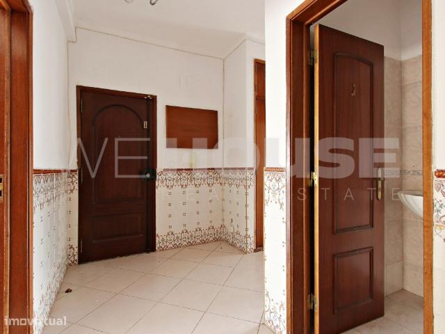 Apartamento T3 3 Andar no Vale da Amoreira