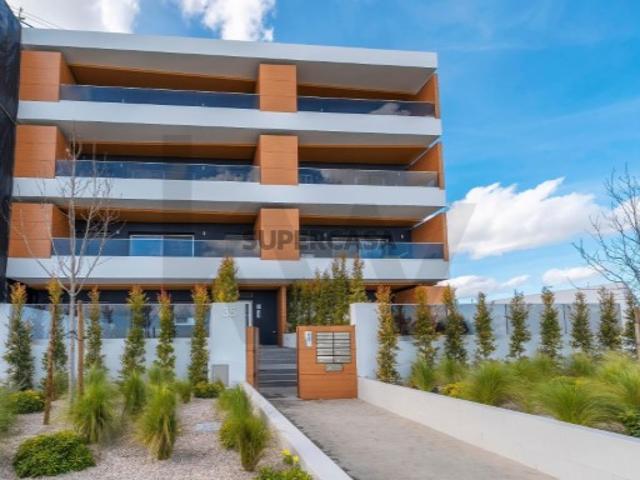 Apartamento T3 3 casas de banho com Terraço Privativo e Lugar de Garagem