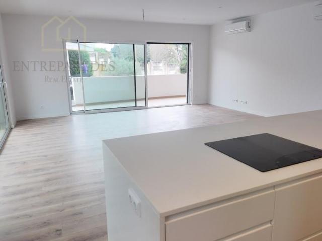 Apartamento T3, 3 frentes em condomínio fechado com varanda. 142m² Ramalde
