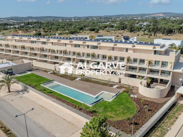 Apartamento T3 Top Floor a estrear orientado a Sul, com vista Golfe em Vilamoura, Algarve
