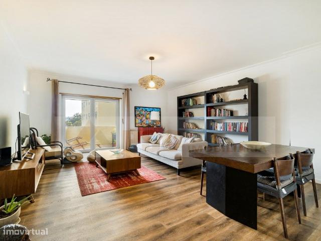 Apartamento T3 Torre das Milflores, Alameda Antnio Srgio