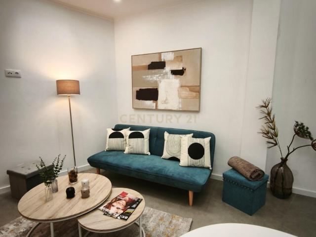 Apartamento T3 totalmente remodelado, com arrecadação e excelente localização