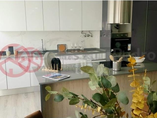 Apartamento T3 totalmente remodelado com elevador em Carnide, Lisboa