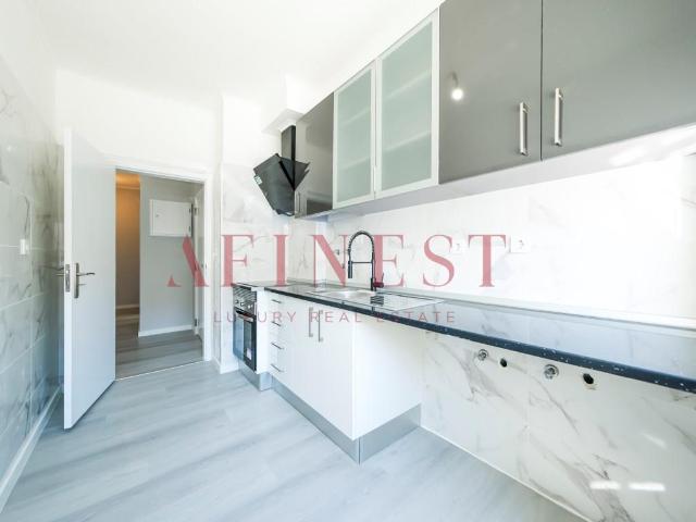 Apartamento T3 Totalmente Remodelado Em Loures 67m² Loures