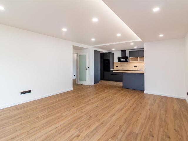 Apartamento T3 Totalmente Remodelado em Leiria 138m² Leiria, Pousos, Barreira e Cortes