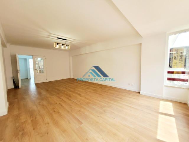 APARTAMENTO T3 TOTALMENTE REMODELADO | ESTRADA DA LUZ COM GARAGEM