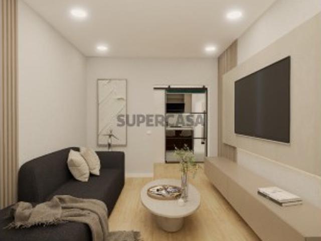 Apartamento T3 totalmente remodelado, junto ao Jardim de Moscavide