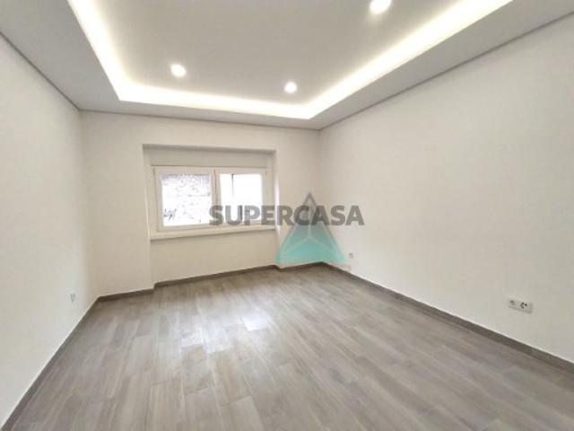 Apartamento T3 totalmente remodelado Laranjeiro Almada