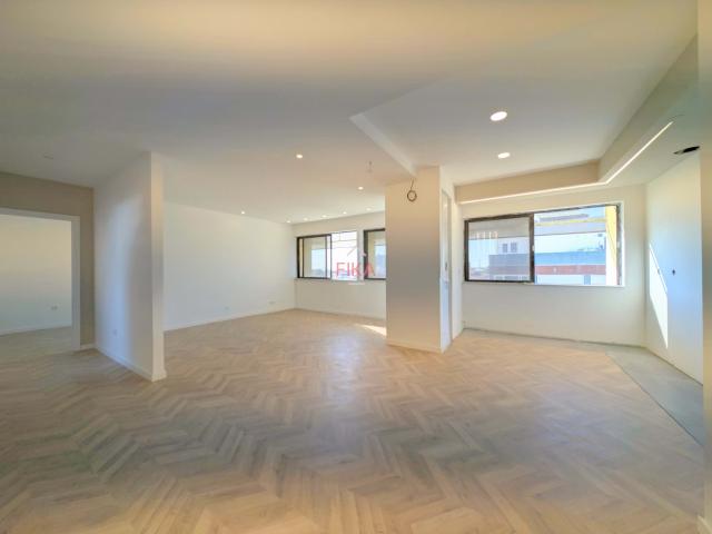 Apartamento T3 totalmente remodelado no centro de Setúbal
