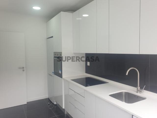 Apartamento T3 totalmente Remodelado na Damaia