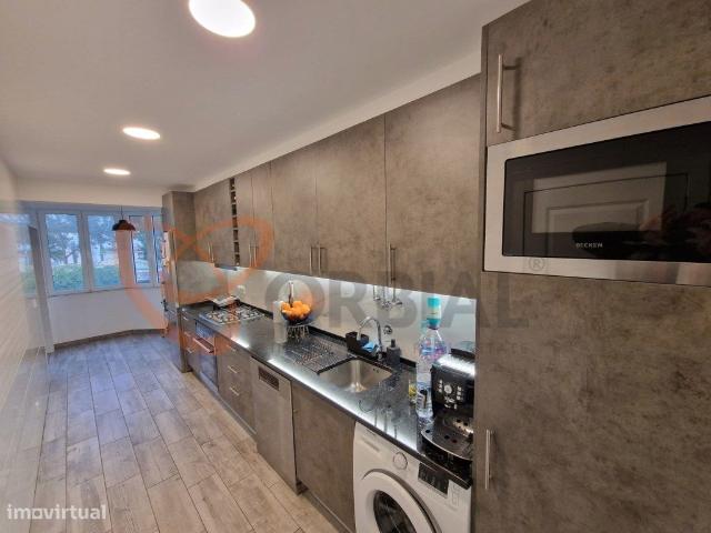 Apartamento T3 totalmente remodelado para venda em Portimo