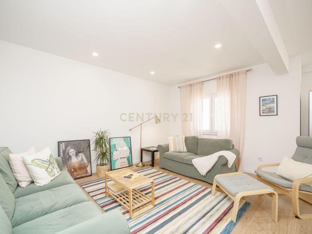APARTAMENTO T3, TOTALMENTE REMODELADO, PARA VENDA NO CENTRO DE SETÚBAL