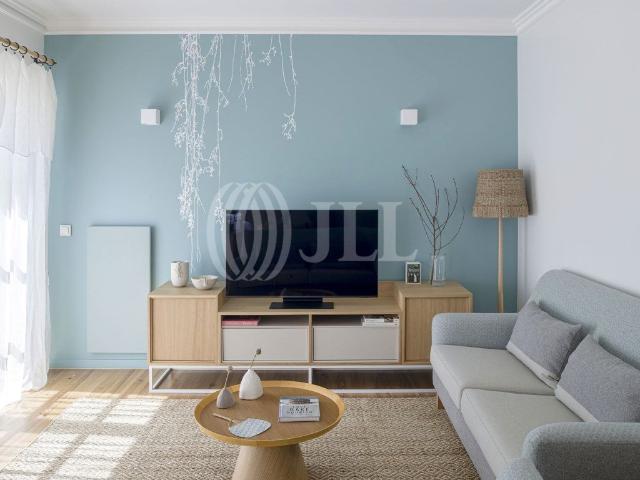 Apartamento T3, totalmente renovado,na Lapa, em Lisboa 117m² Estrela
