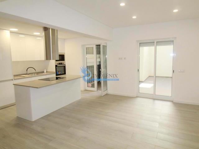 Apartamento T3 Totalmente Renovado no Centro de Portimão, Albufeira, Portimão