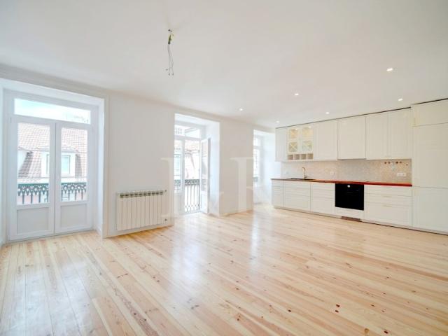 Apartamento T3 totalmente renovado no Chiado, Lisboa