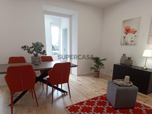 Apartamento T3 totalmente renovado em Benfica, Lisboa