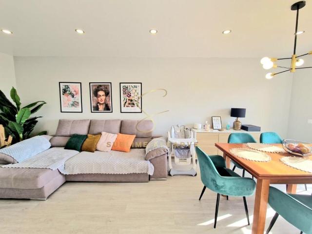 Apartamento T3 totalmente renovado em Portimão, Algarve, Por. 96m² Portimão