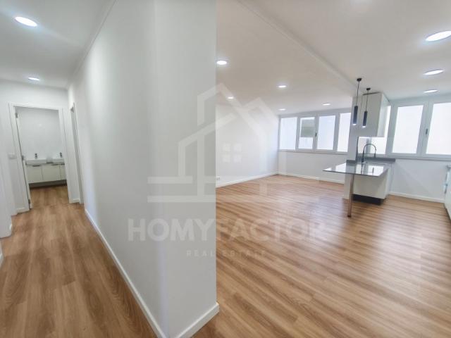 Apartamento T3 Totalmente Renovado em Sesimbra Vila