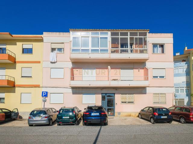 Apartamento T3 Totalmente Renovado | Estoril | Junto aos Salesianos