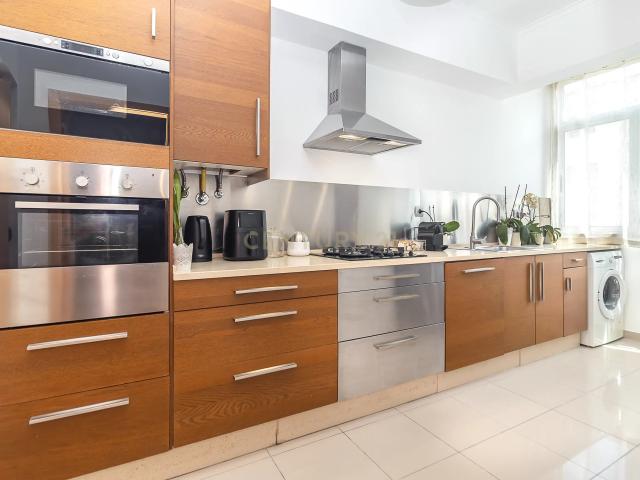 Apartamento T3 transformado em T2 | Corroios