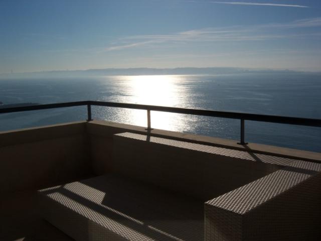 APARTAMENTO T3 TRANSFORMADO EM T2, VISTA SOBRE O MAR!