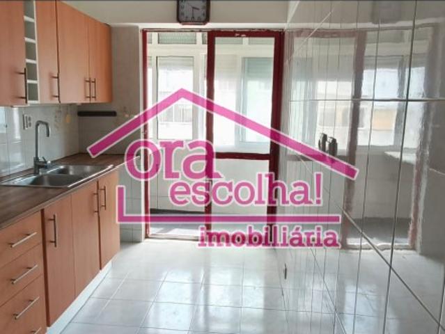 Apartamento T3, transformado em T4 Duplex com 90 m2 na Murtinheira, Arrentela!