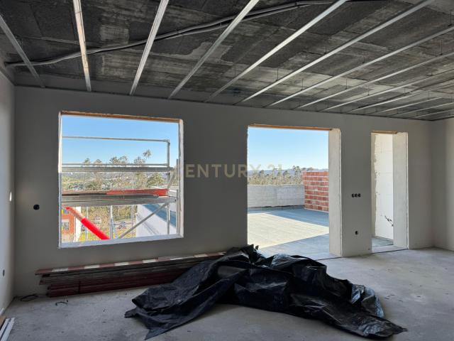 Apartamento T3 Último Andar Com Terraço Leiria