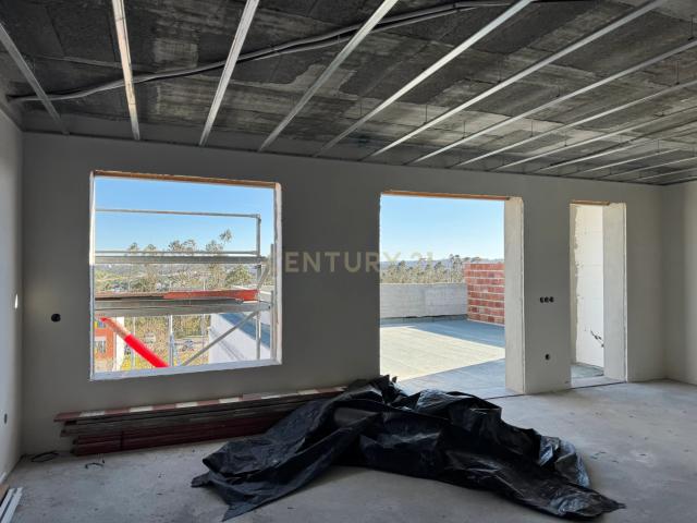 Apartamento T3 Último Andar Com Terraço Leiria