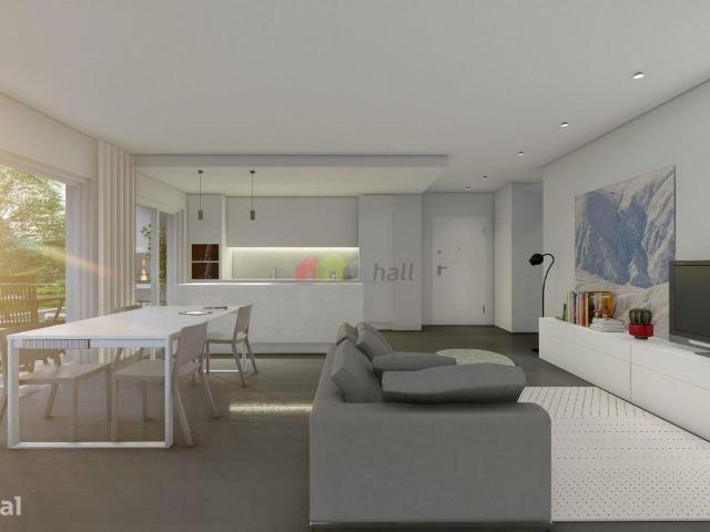 Apartamento T3 Varanda Garagem Qta Amizade Setbal