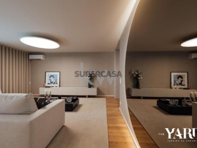 Apartamento T3 | Varanda | 2 Lugares de Garagem
