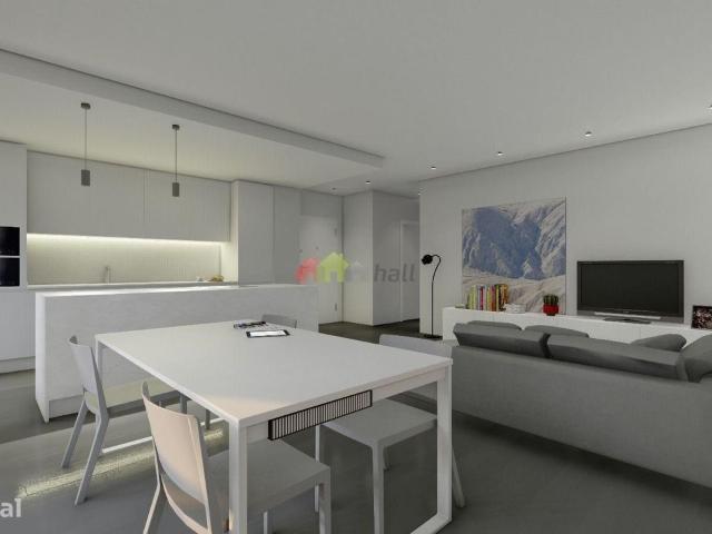 Apartamento T3 Varandas Garagem Qta Amizade Setbal