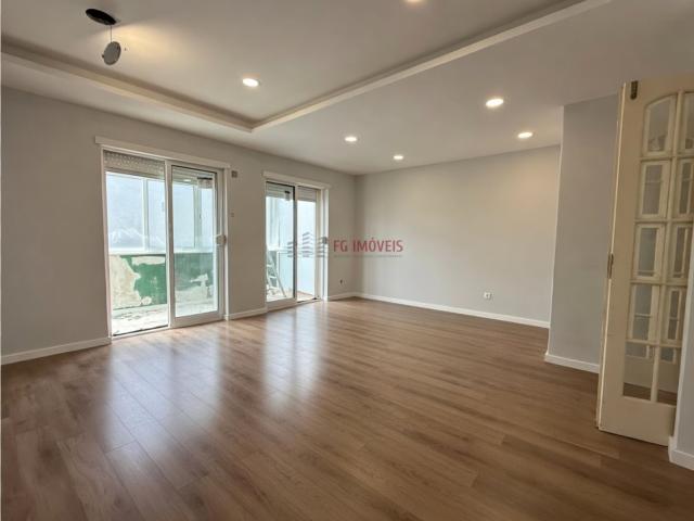 Apartamento T3 Venda em Laranjeiro e Feijó,Almada 96m² Laranjeiro e Feijó