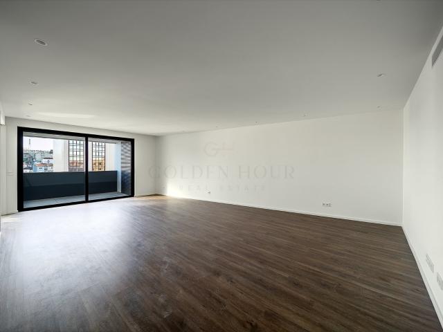 Apartamento T3 Venda em Mafamude e Vilar do Paraíso,Vila Nov. 155m² Oliveira Do Douro