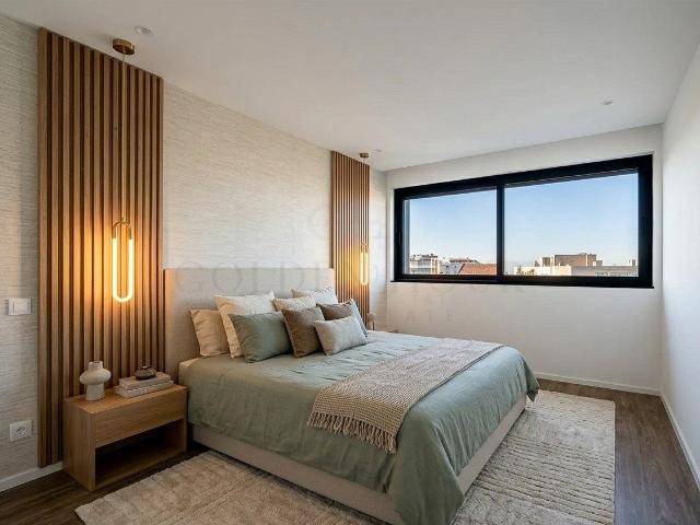 Apartamento T3 Venda em Mafamude e Vilar do Paraíso,Vila Nov. 155m² Oliveira Do Douro