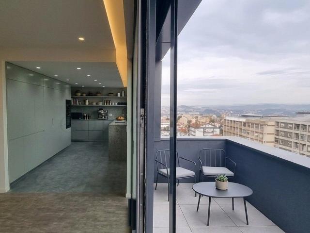 Apartamento T3 Venda em Mafamude e Vilar do Paraíso,Vila Nov. 155m² Oliveira Do Douro
