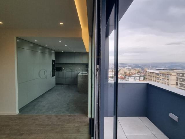 Apartamento T3 Venda em Mafamude e Vilar do Paraíso,Vila Nov. 155m² Oliveira Do Douro