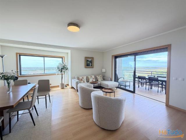 Apartamento T3 Venda em Olhão,Olhão | 26064084718