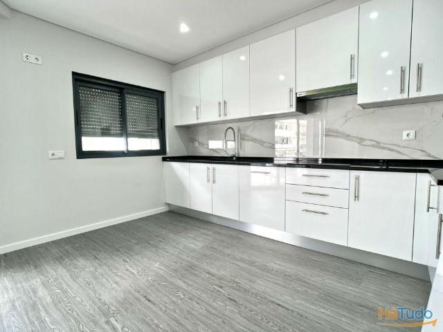 Apartamento T3 Venda em Quelfes,Olhão | 26063917158