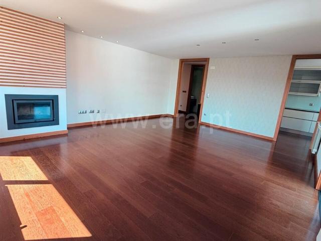 Apartamento T3 / Vila Nova de Gaia, Oliveira do Douro