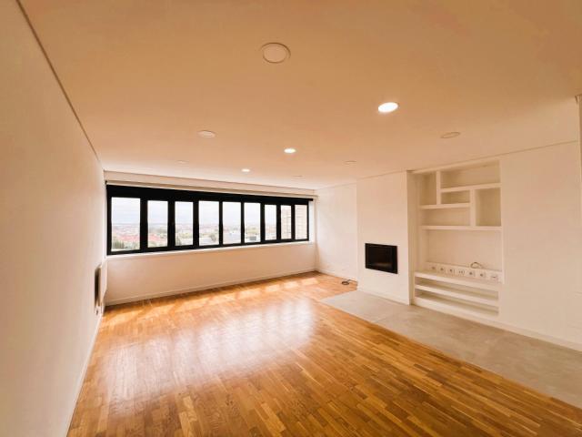 Apartamento T3 vista panorâmica e garagem fechada 2 carros