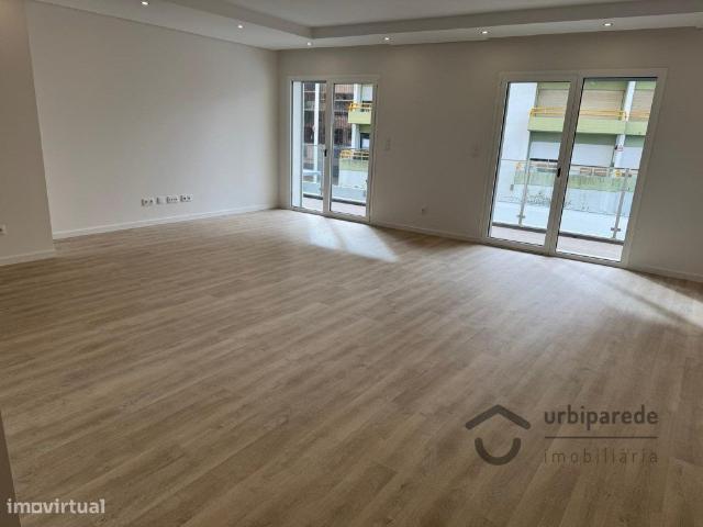 Apartamento T3 a estrear em Carcavelos