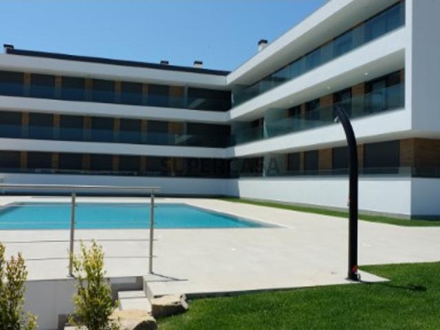 Apartamento T3 a estrear para venda na Correeira
