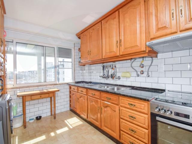 Apartamento T3 Benfica à venda na rua Aura Abranches