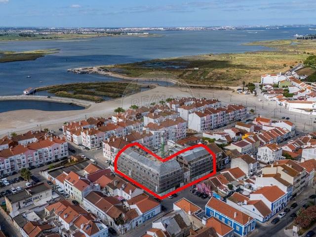 Apartamento T3 à venda em Montijo